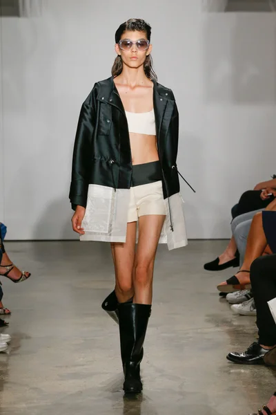 Look 14